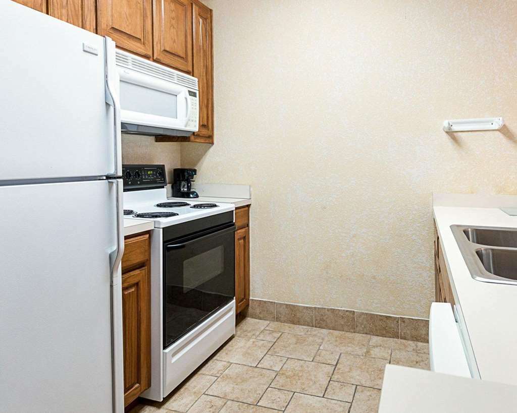 ホテル コンフォート スイーツ ラフキン 部屋 写真